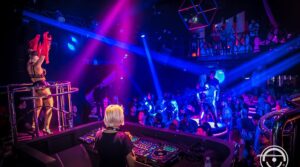 people dancing at pattaya nightclub