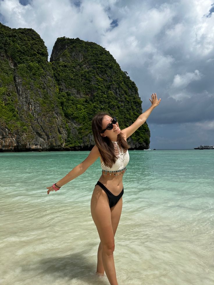 koh tao girl on beach, the pattaya flight guide