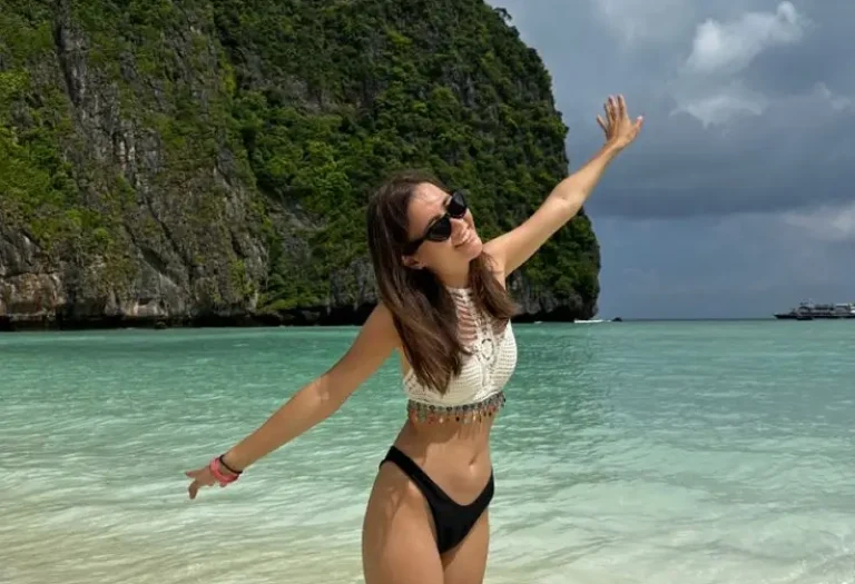 koh-tao-girl-on-beach